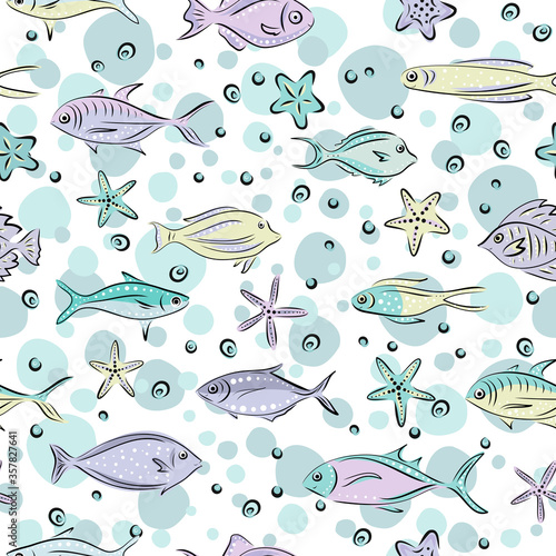 Vector hand-drawn pattern with fish and starfish. Marine animals seamless background. Illustration for baby and kids textille, paper and fabric. Cartoon and sketch stile