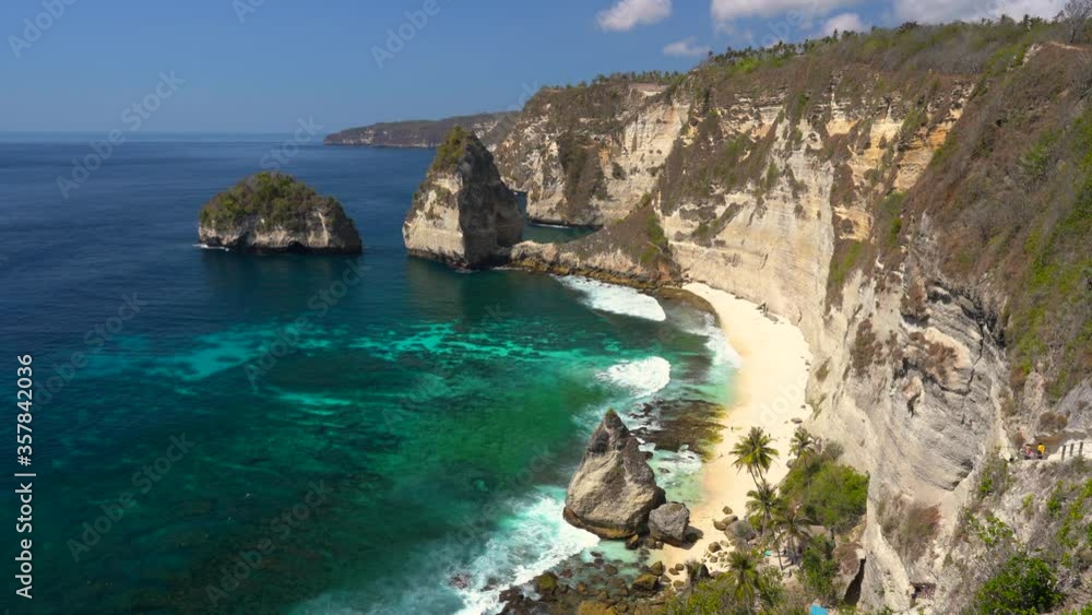 Diamond Beach – Most Beautiful Beach on Nusa Penida in Bali. Indonesia. 4K Diamond Beach – Most Beautiful Beach on Nusa Penida in Bali. Indonesia. 4K