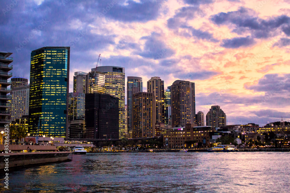 Obraz premium Sydney cityscape view during dusk