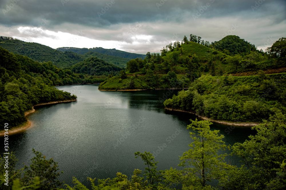 Embalse de Añarbe por listorreta, Errenteria Embalse de Añarbe por listorreta, Errenteria