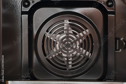 Oven with convection
