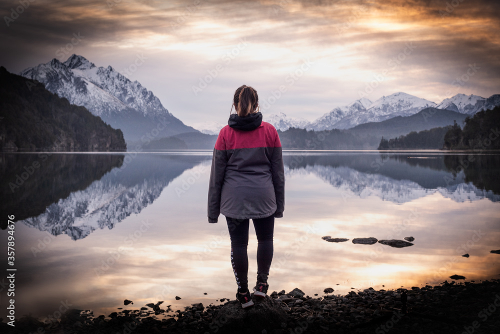 Contemplar la magnifico que es la naturaleza. Stock Photo | Adobe Stock