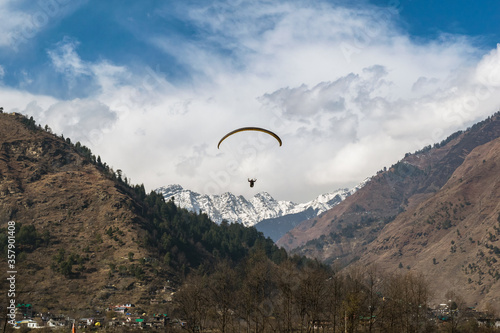 Paragliding in Mountains