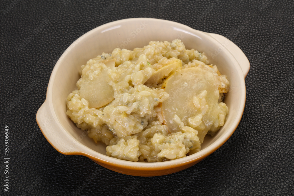 Risotto with pear and gorgonzola Risotto with pear and gorgonzola
