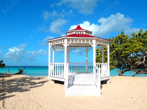 Fényképezés a beach pavilion in Holguin in the month of February, Cuba