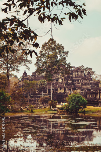 Magnifique temple d'Angkor en ruines au Cambodge