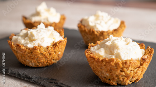 Simple oatmeal baskets with cottage cheese. Oatmeal backed yogurt cups. Heavenly healthy backed breakfast.