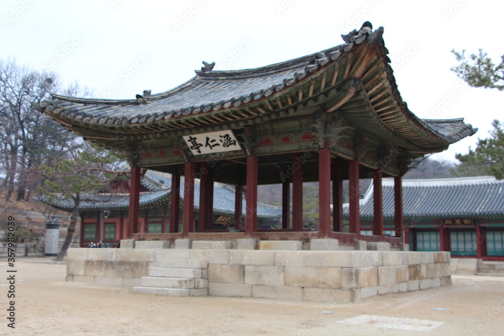 korean traditional building
