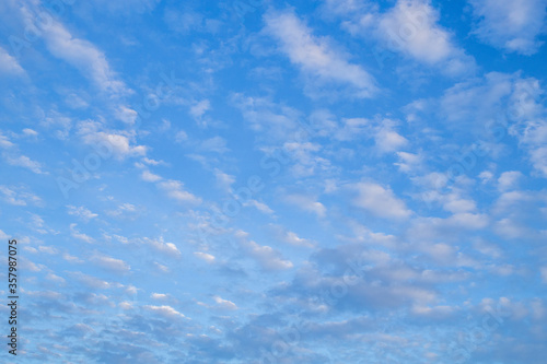 The morning sky on a bright day and the clouds float full of sky.