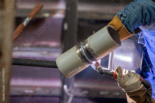 Bilde på lerret View of the welding procedure qualification and welder test for pipe (HL-045 or 6G position)
