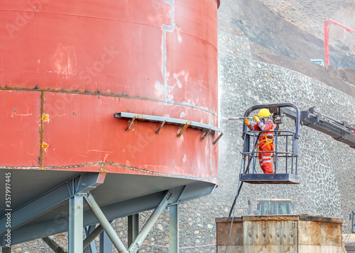 Bilde på lerret Workers' health and safety of the sandblasting