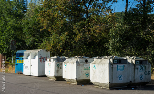 Obraz na płótnie Müllcontainer w salonie