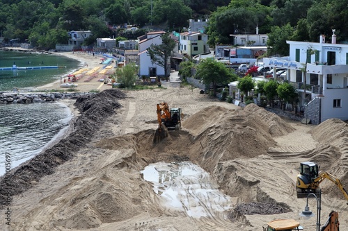 Palinuro - Lavori sulla spiaggia del porto