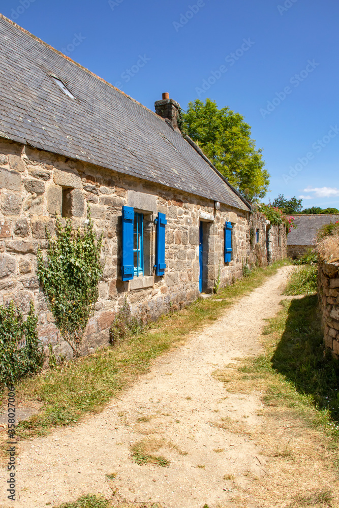 Façade d'habitation en granit. Finistère. Bretagne	