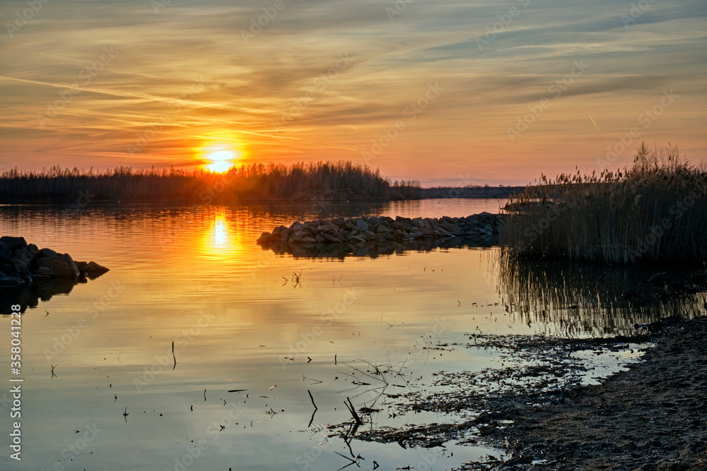 Abendstimmung am Störmthaler See bei Leipzig. Abendstimmung am Störmthaler See bei Leipzig.