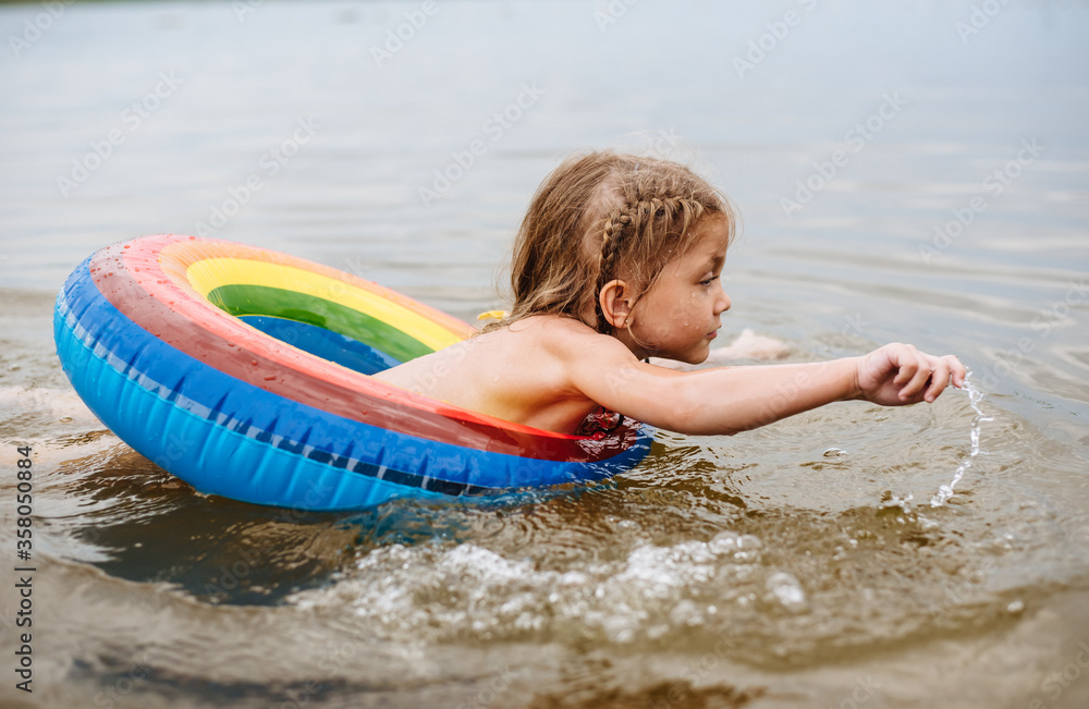 Child drowns in while swimming alone, asking for help. The child is