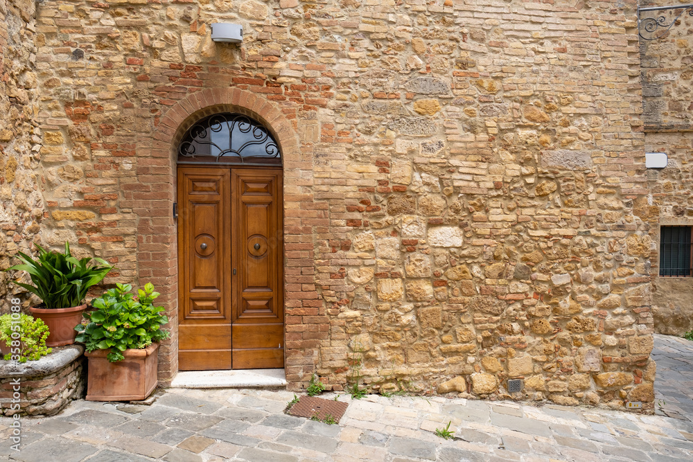Obraz premium STREETS OF A SMALL ITALIAN TOWN, tuscany