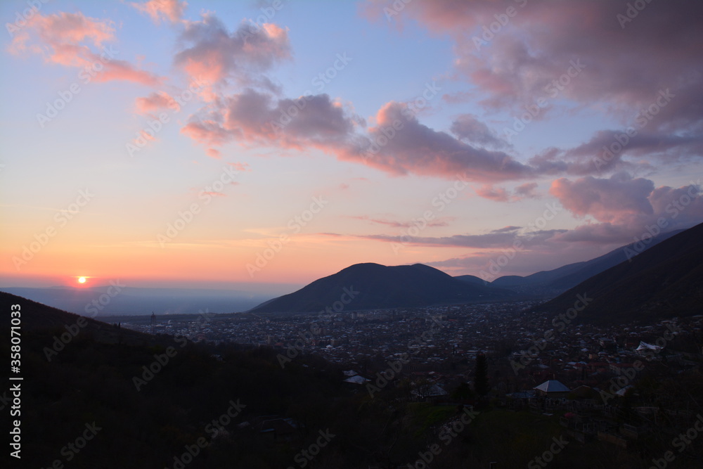 Vieille Ville de Sheki au coucher du soleil Azerbaïdjan 