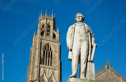 Boston, Lincolnshire, United Kingdrom, 19th October 2014, Statue of Herbert Ingram infront of Saint Botolphs Church