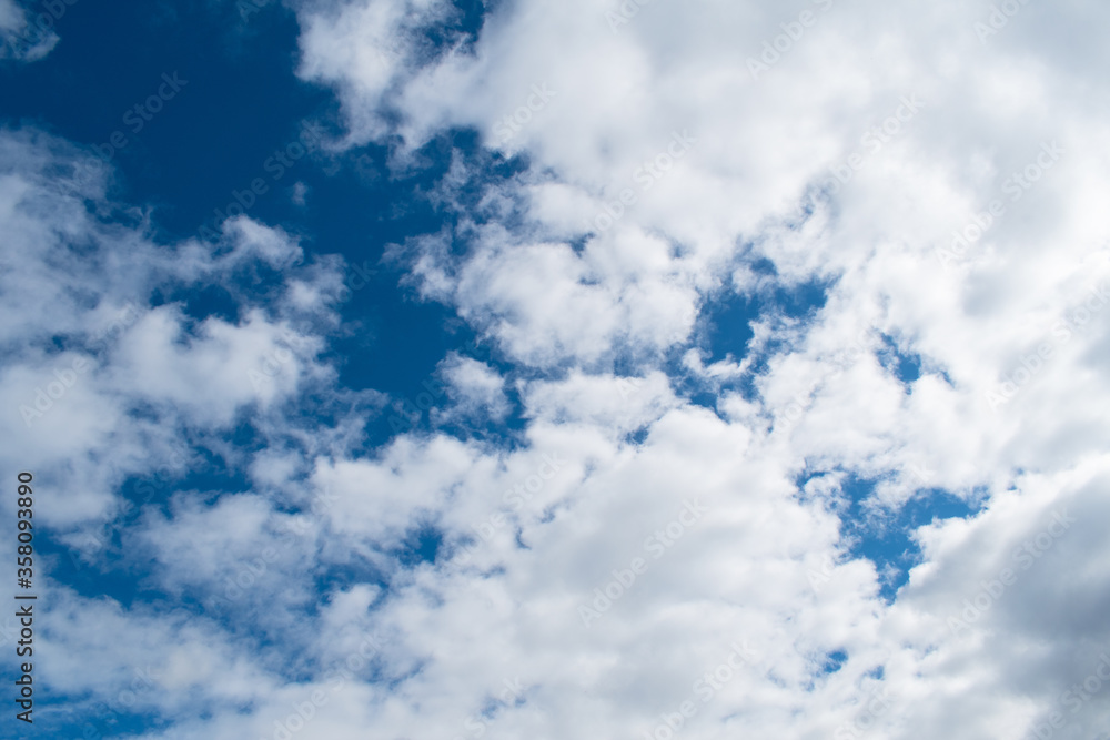 Obraz premium Cloudy sky after the rain. Natural seasonal, weather, climate, countryside beauty concept and background scene. Ecology