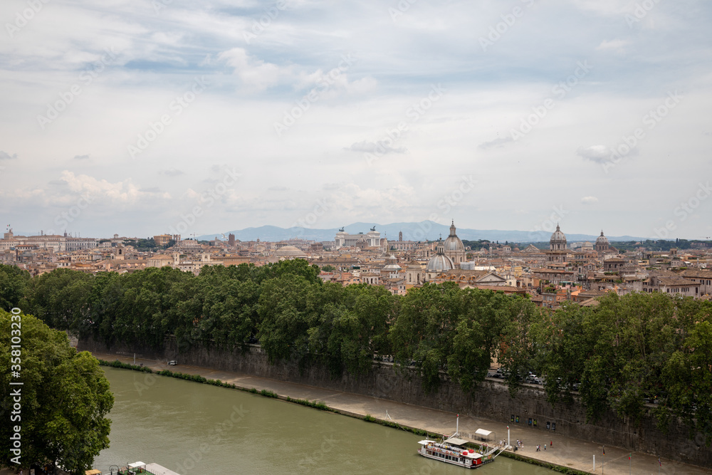 Fototapeta premium Panoramic view on the city of Rome and river Tiber in Rome and river Tiber