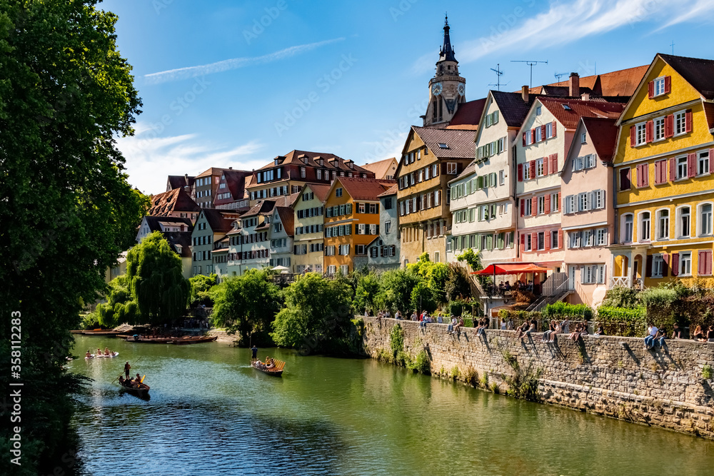 Tübingen Neckar Fluss Altstadt Baden-Württemberg Deutschland Sehenswürdigkeit Neckarfront Hölderlinturm Stocherkähne Boote Sommer Fassaden Farben Mauer Eberhardsbrücke Neckarinsel Platanenallee Tübingen Neckar Fluss Altstadt Baden-Württemberg Deutschland Sehenswürdigkeit Neckarfront Hölderlinturm Stocherkähne Boote Sommer Fassaden Farben Mauer Eberhardsbrücke Neckarinsel Platanenallee