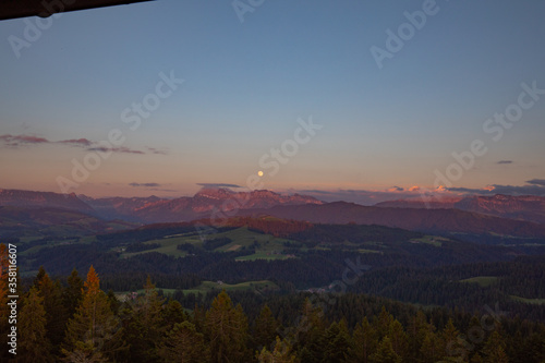 Schrattenfluh mit Mond