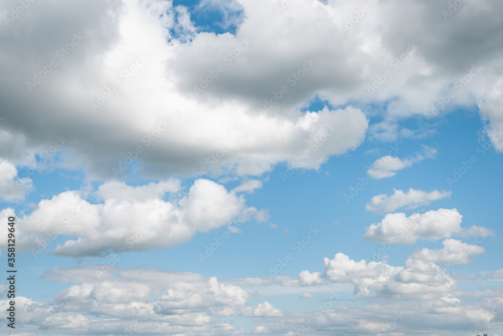 Obraz premium Blue cloudy sky abstract background.