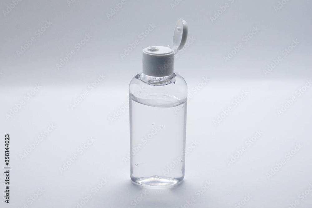 Disposable plastic packaging, without label, an object that serves as a container for various products, mainly for the storage of alcohol in gel Disposable plastic packaging, without label, an object that serves as a container for various products, mainly for the storage of alcohol in gel