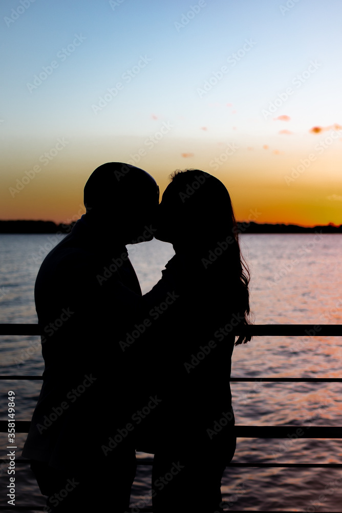 Photo of couple with silhouette in Porto Alegre Rio Grande do Sul