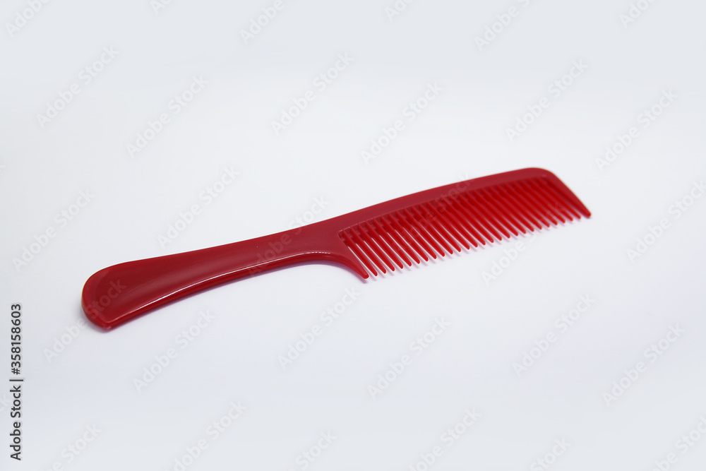 Plastic comb suitable for short and long haircuts, designed not to scratch the scalp or damage hair Plastic comb suitable for short and long haircuts, designed not to scratch the scalp or damage hair