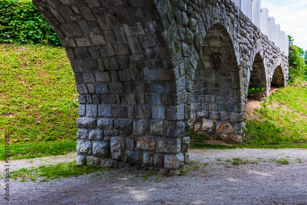 Obraz premium old stone bridge
