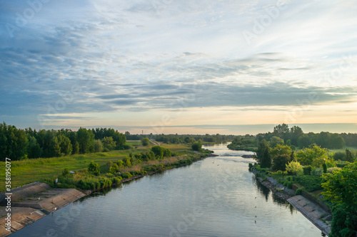 rzeka Warta widok z czoła zapory zbiornika Jeziorsko