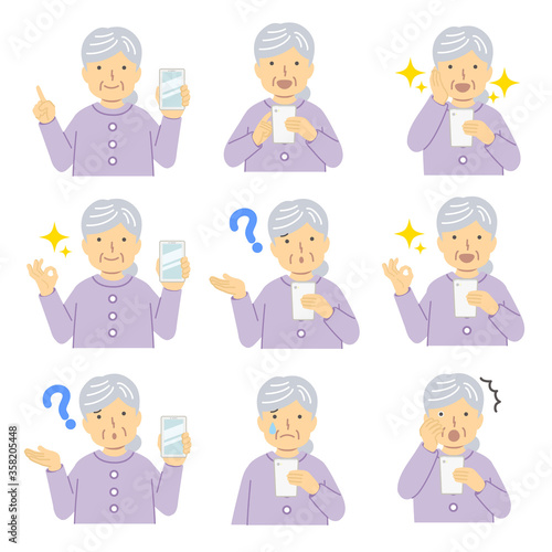 スマホを使うシニア女性セット