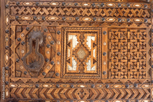 Porte Marocaine avec décoration typique du Maghreb 