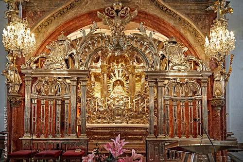 madonna church art golden altar