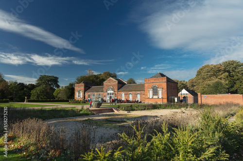 Fotografie Derby, Derbyshire, UK: October 2018: Orangery in Markeaton Park