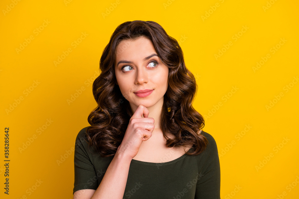 Close-up portrait of her she nice attractive lovely pretty brainy curious wavy-haired girl creating idea question isolated on bright vivid shine vibrant yellow color background Close-up portrait of her she nice attractive lovely pretty brainy curious wavy-haired girl creating idea question isolated on bright vivid shine vibrant yellow color background