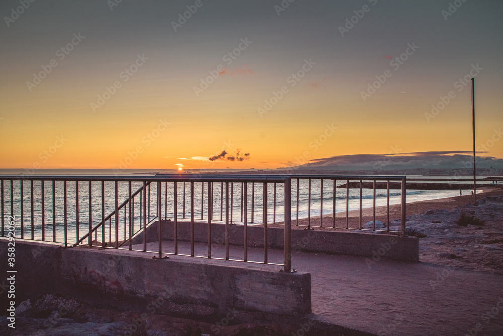Fototapeta premium sunset over the ocean