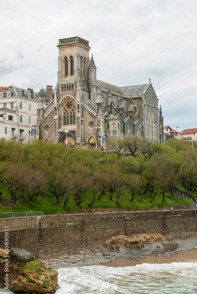 Obraz premium Church of Santa Eugenia in Biarritz by the sea
