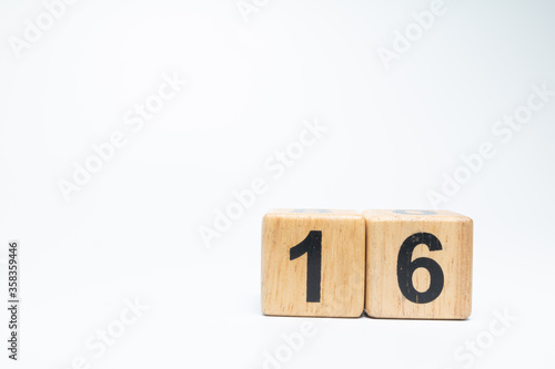 Cube and square set with number bullet point from 00 to 31