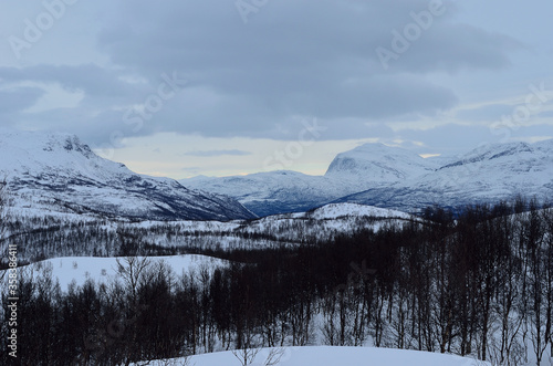 Fototapeta Naklejka Na Ścianę i Meble -  mountain winter landscape in Norway