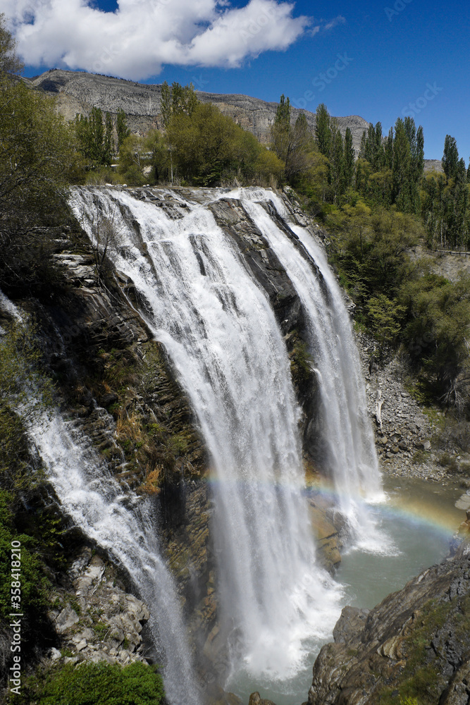 Obraz premium Tortum Falls in Tortum Valley, Eastern Anatolia, Turkey