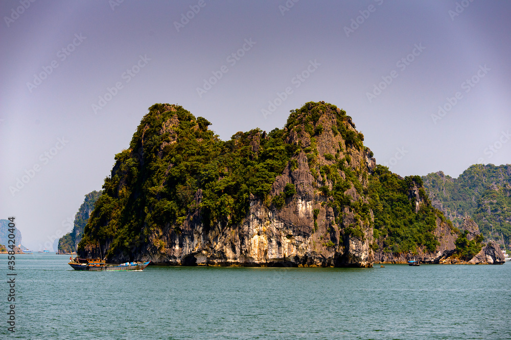 Obraz premium It's Ha Long bay rocks. UNESCO World Heritage site