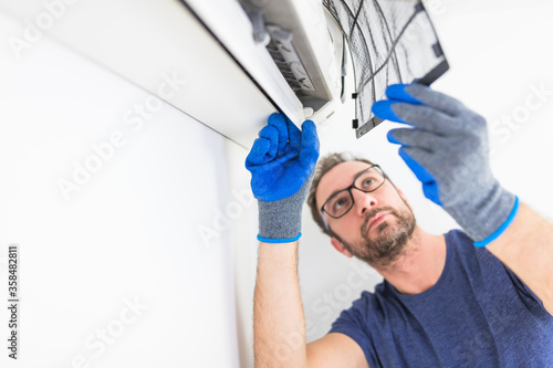 Aircondition service and maintenance, fixing AC unit and cleaning / disinfecting the filters from dangerous pathogens.