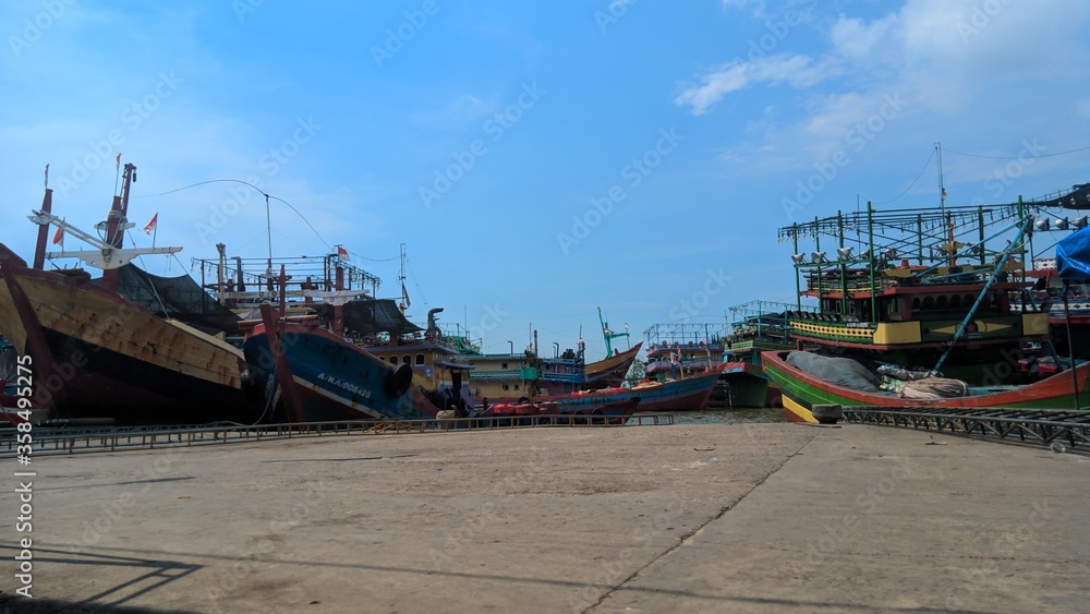 Fototapeta premium fishing boats in the harbor