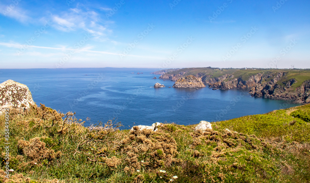 Cléden-Cap-Sizun. Ponite de Penharn. Côte rocheuse. Finistère. Bretagne Cléden-Cap-Sizun. Ponite de Penharn. Côte rocheuse. Finistère. Bretagne