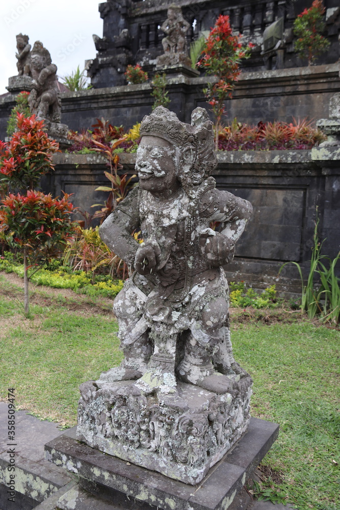 Fototapeta premium Statue du temple de Besakih à Bali, Indonésie