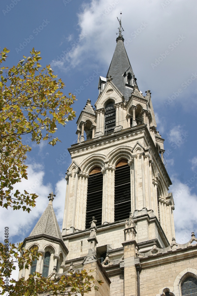 Obraz premium French church tower viewed from below