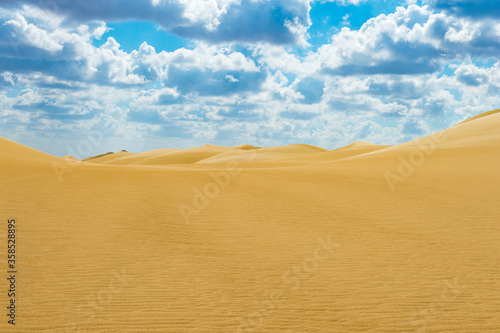 Fototapeta Naklejka Na Ścianę i Meble -  It's Beautiful sand dunes in the Sahara Desert, Egypt